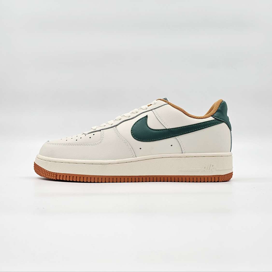 کتونی نایک ایرفورس 1 کد 02 / AIRFORCE 1