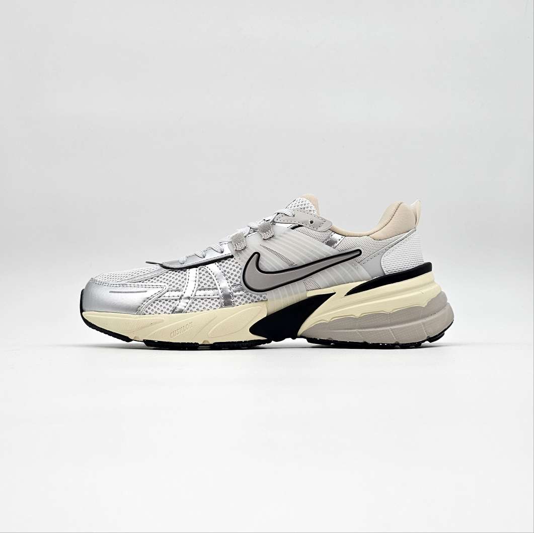 کتونی رانینگ نایک وی تو کی ران کد 01 / NIKE V2K RUN