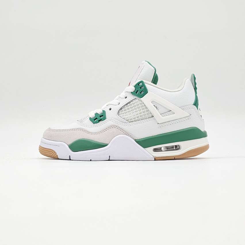 کفش ورزشی - برند نایک - مدل ایر جردن 4 - رنگ سفید و سبز